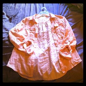 Maurice’s sz small button top